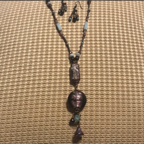 EUC 2 Womens Necklace and Earrings sets - Picture 3 of 10